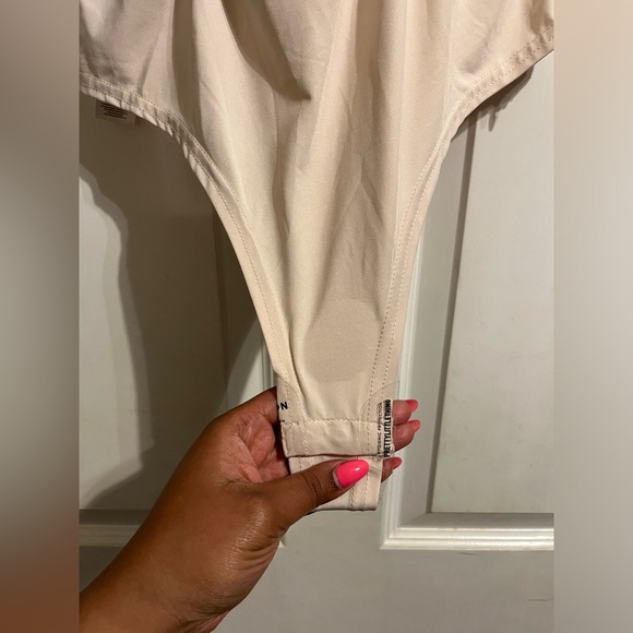 Pretty Little Thing Plus Cream Extreme Puff Sleeve Bodysuit Size:12 - Picture 6 of 8